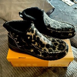 Hey Dude slip on booties